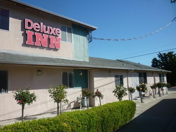 Deluxe Inn Redwood Stadt Exterior foto